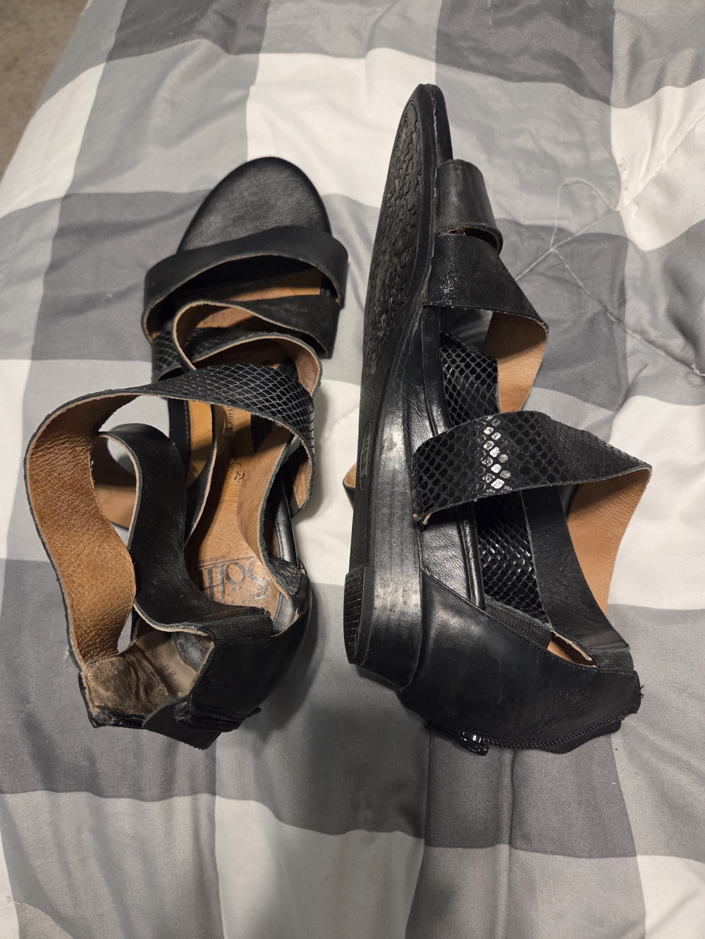 Sofft Brand Women's Black Strappy Wedge Sandals 9.5